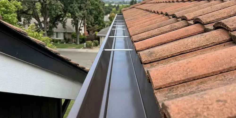 Mature oak leaf load cleared after gutter cleaning in Citrus Heights