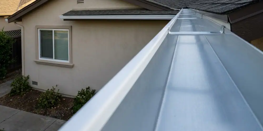 Sagging section re-pitched after gutter repair Sacramento